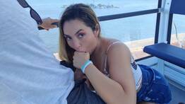 Mimi Boliviana transando na roda gigante